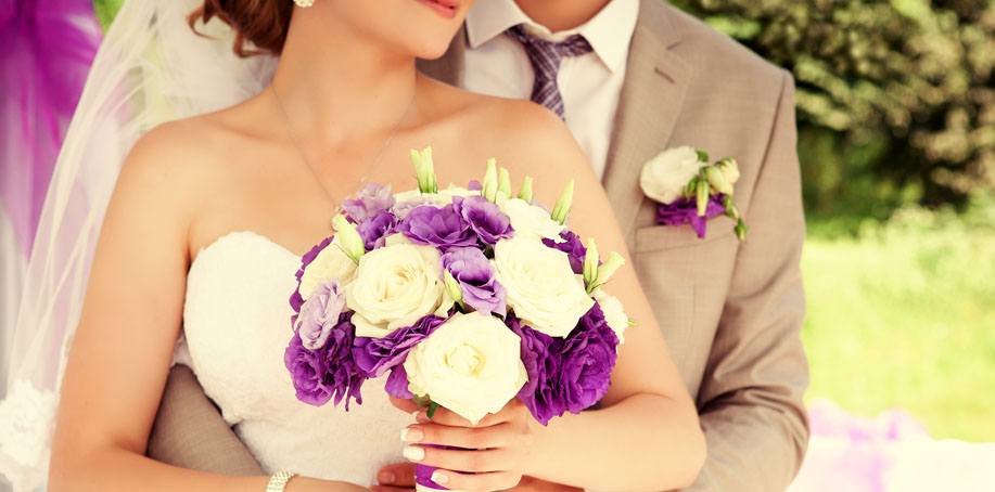 WHAT IS THE BEST MONTH TO HAVE AN OUTDOOR WEDDING?